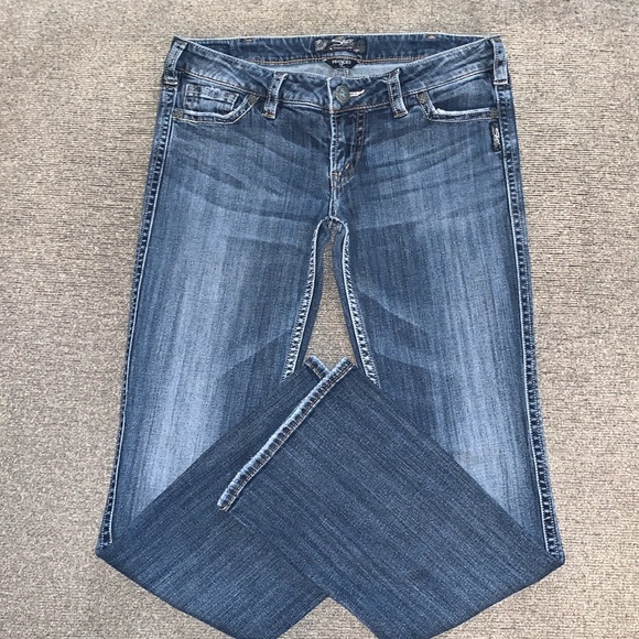 Silver Jeans - Picture 1 of 9